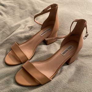 Steve Madden LIKE NEW nude block heels size 8